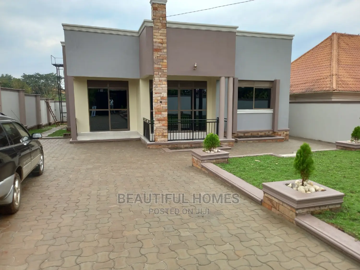 Furnished 4bdrm House in Kira for Sale