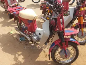Suzuki GS 2018 Red
