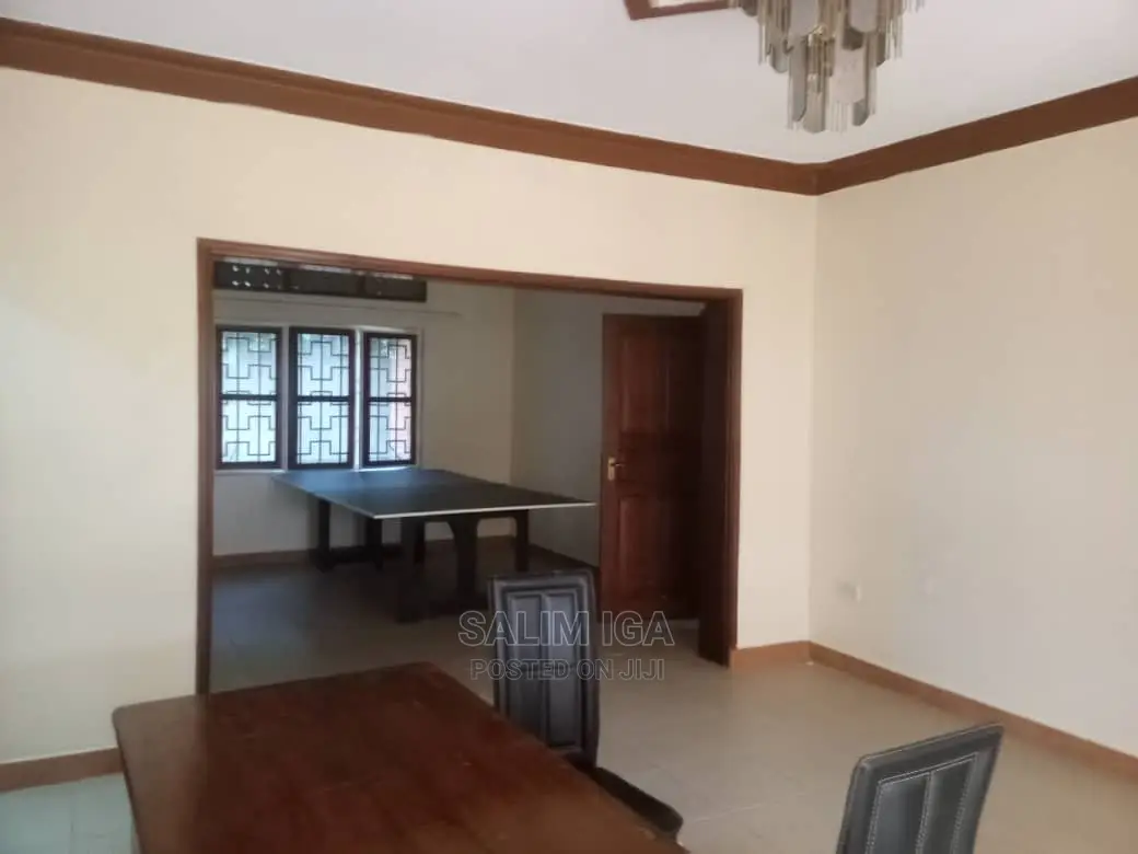 4bdrm Bungalow in Kololo Property, Central Division for Rent