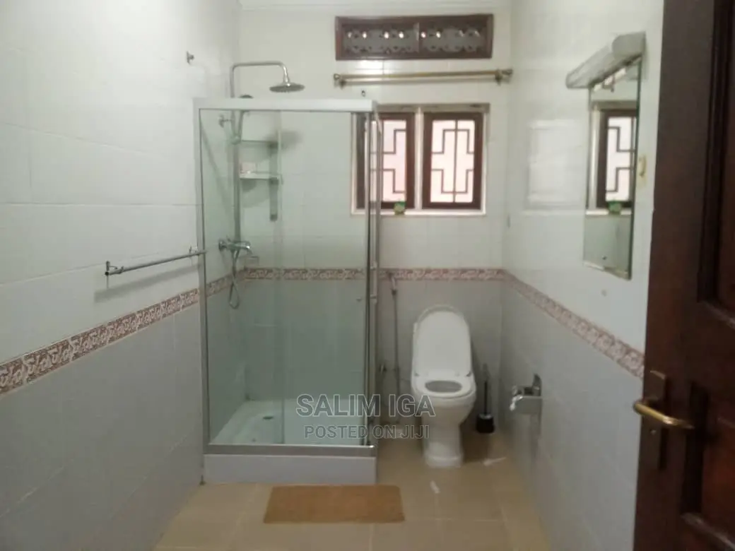 4bdrm Bungalow in Kololo Property, Central Division for Rent