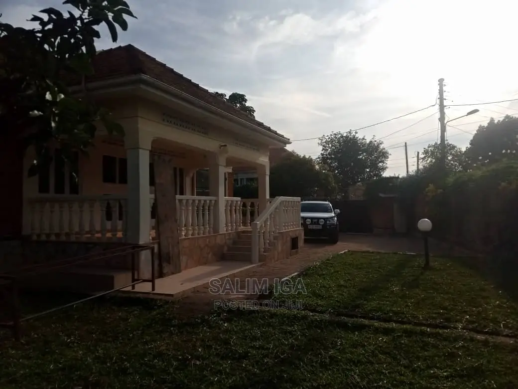 4bdrm Bungalow in Kololo Property, Central Division for Rent