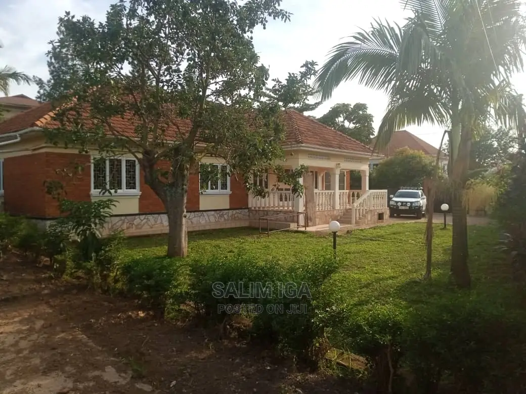 4bdrm Bungalow in Kololo Property, Central Division for Rent