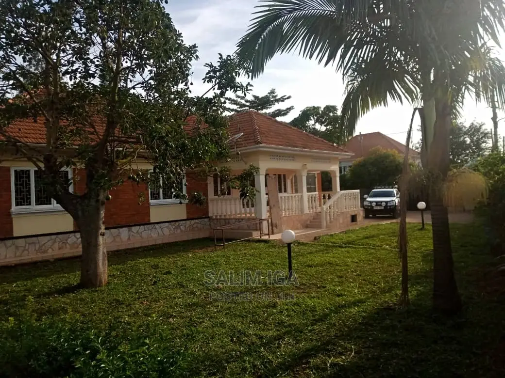 4bdrm Bungalow in Kololo Property, Central Division for Rent