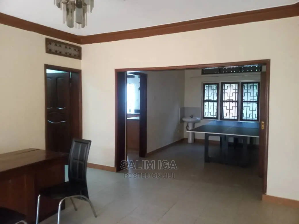 4bdrm Bungalow in Kololo Property, Central Division for Rent