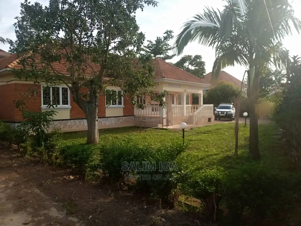 4bdrm Bungalow in Kololo Property, Central Division for Rent