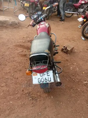 Bajaj Boxer 2021 Red
