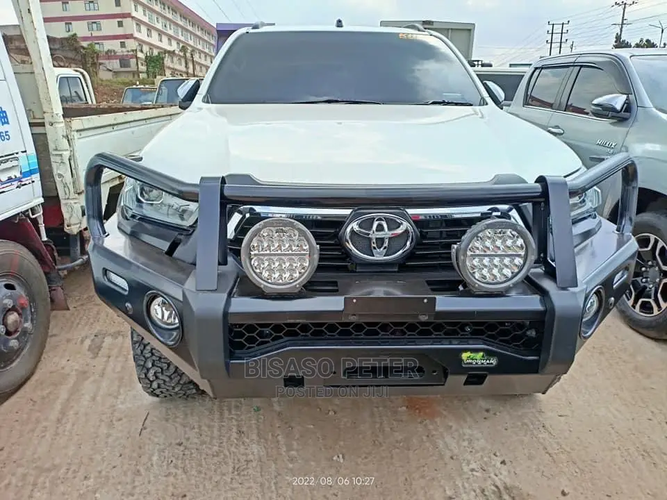 Toyota Hilux 2016 White