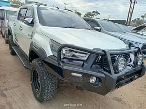 Toyota Hilux 2016 White
