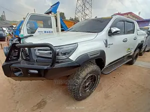 Toyota Hilux 2016 White