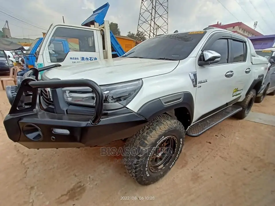 Toyota Hilux 2016 White