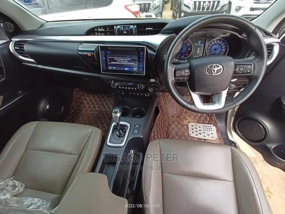 Toyota Hilux 2016 White