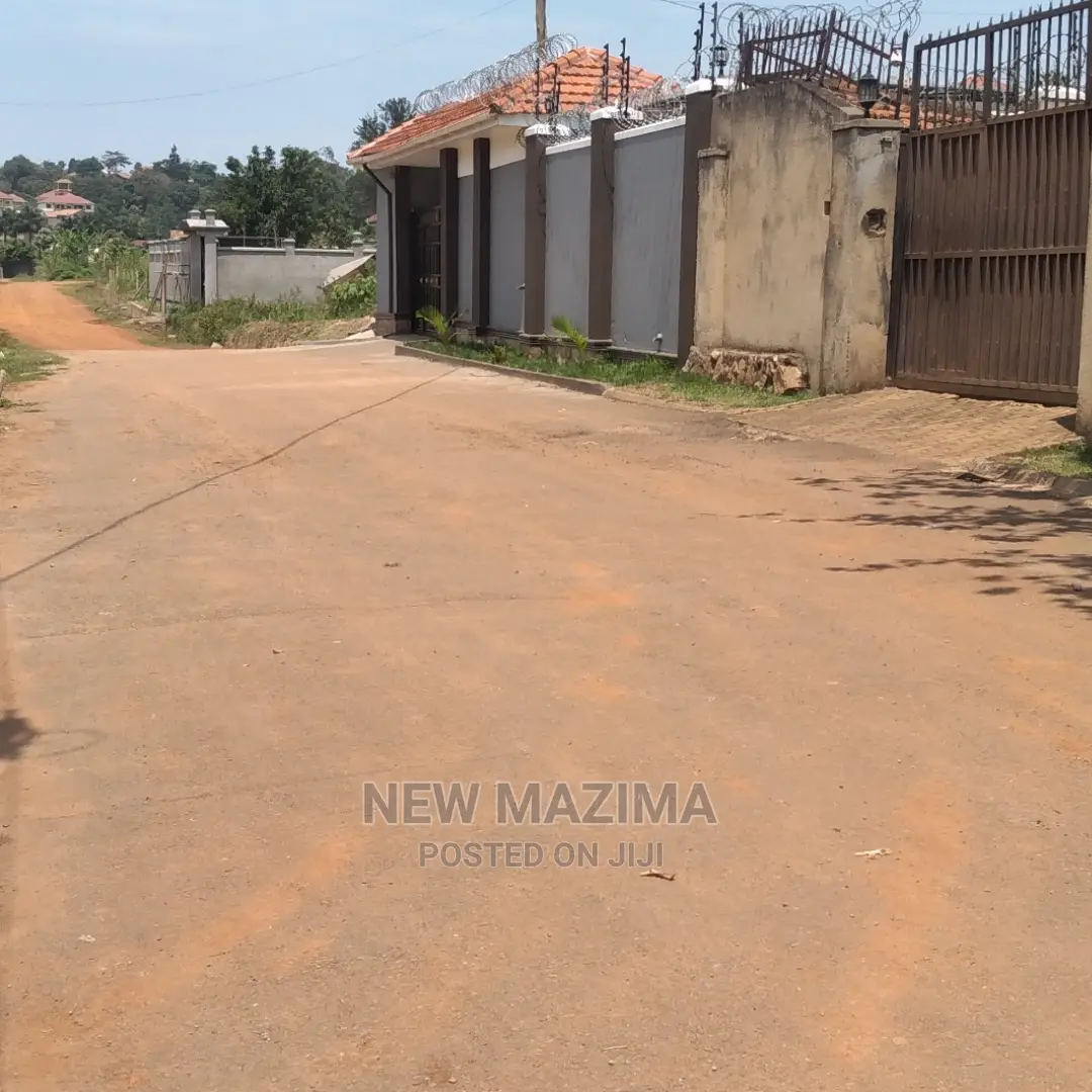 4bdrm House in Bunga Kawuku, Central Division for Sale