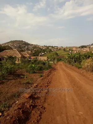 Land 4 Sale 100x50ft at 40m Ugx With Ready Tittle Kyebando