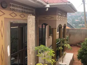 3bdrm Bungalow in Seguku Ntebe Rd, Central Division for sale
