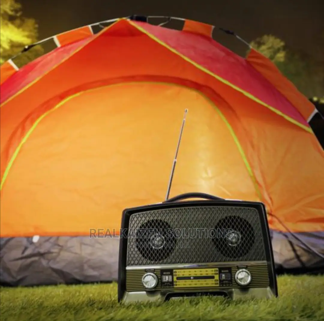 GEEPAS Rechargeable Retro Fm Bt Mp3 Aux USB TF Ac/Dc Radio
