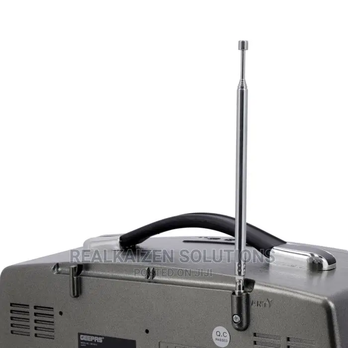 GEEPAS Rechargeable Retro Fm Bt Mp3 Aux USB TF Ac/Dc Radio