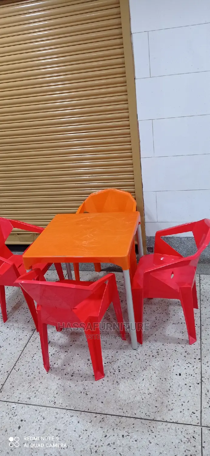 4seaters Plastic Restaurant Set