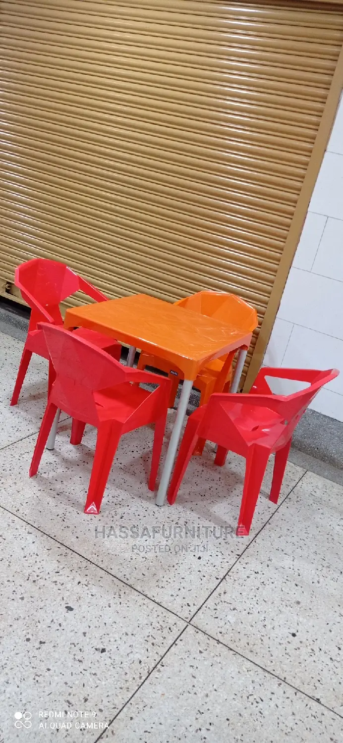 4seaters Plastic Restaurant Set