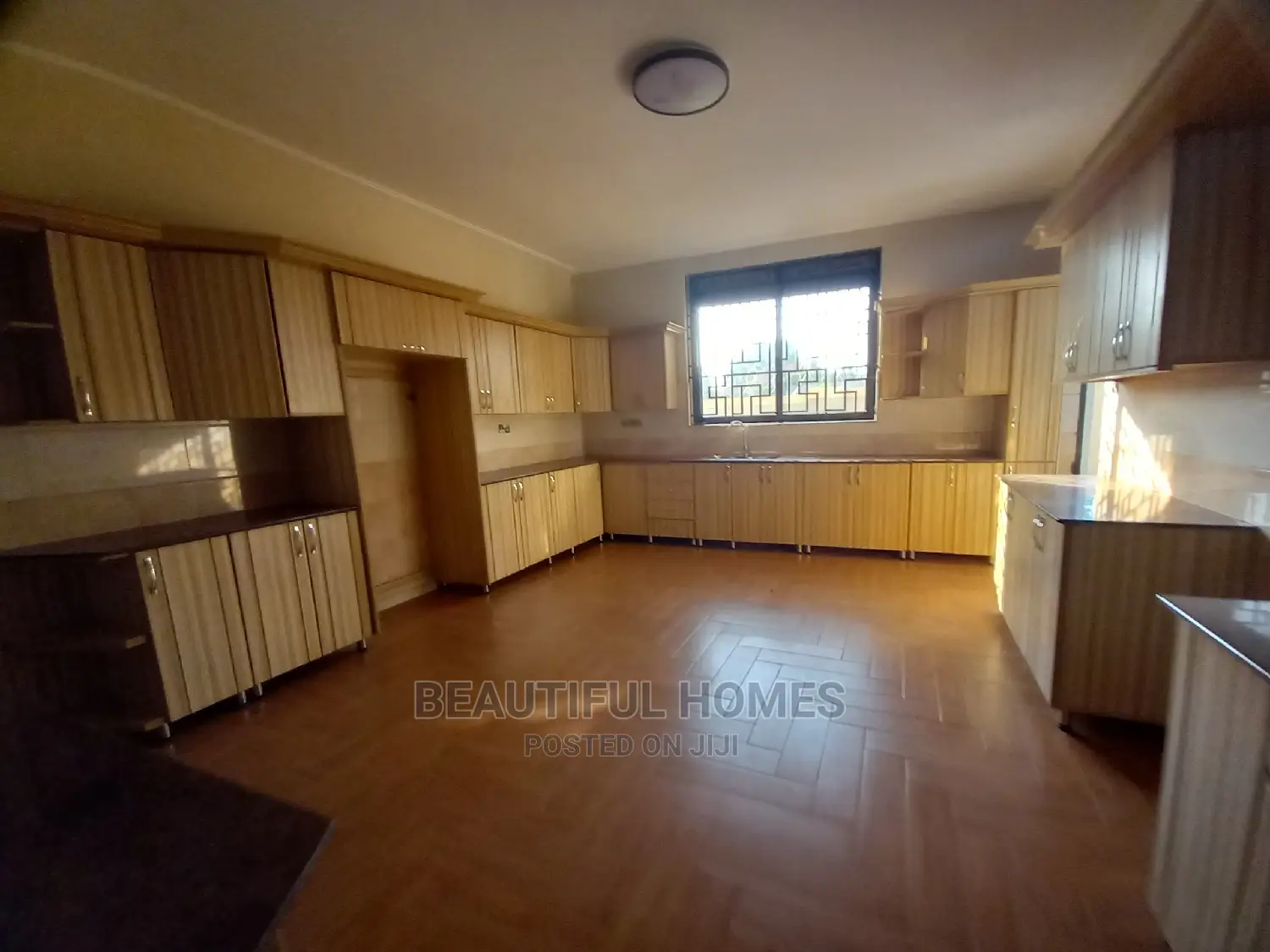 Furnished 6bdrm Mansion in Najjera, Central Division for Sale