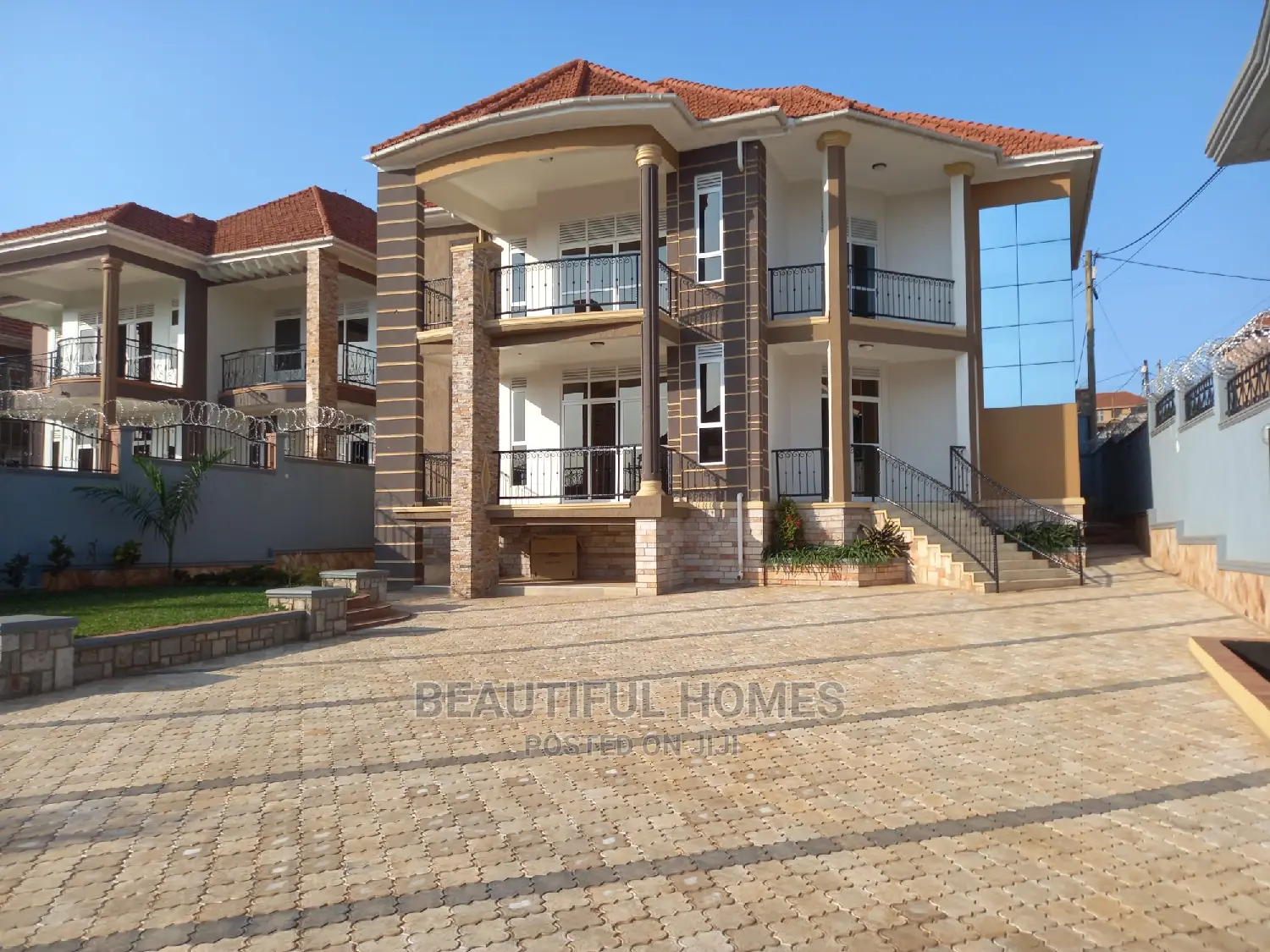 Furnished 6bdrm Mansion in Kira Posh for Sale