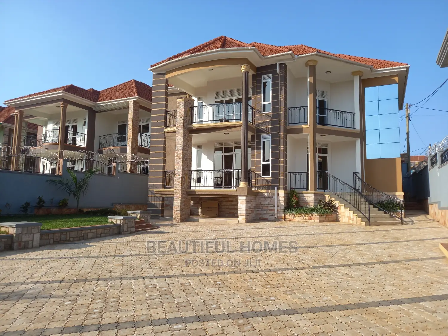 Furnished 6bdrm Mansion in Kira Posh for Sale
