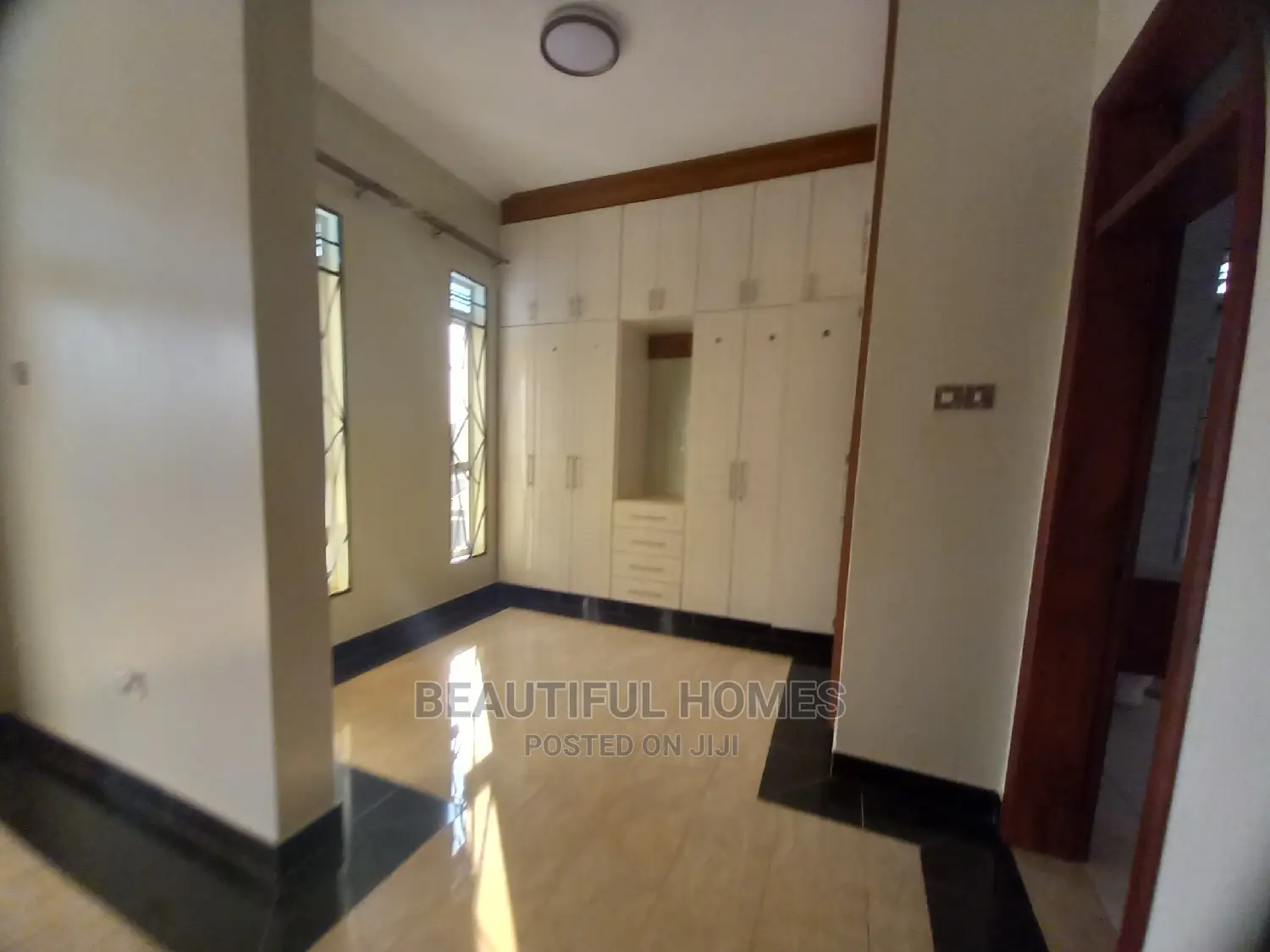 Furnished 6bdrm Mansion in Kira Grand for Sale