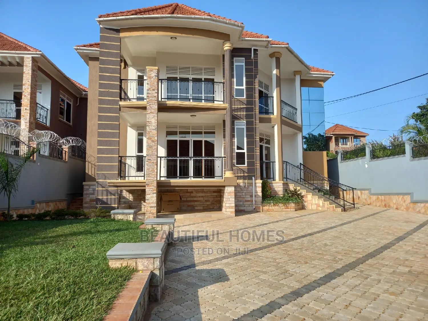 Furnished 6bdrm Mansion in Kira Grand for Sale