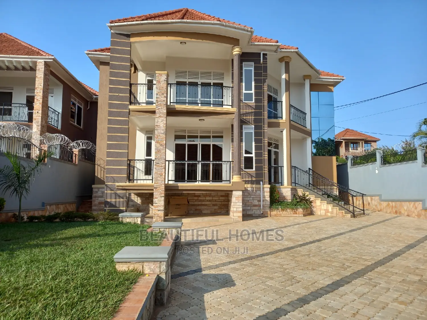 Furnished 6bdrm Mansion in Kira Ministers for Sale