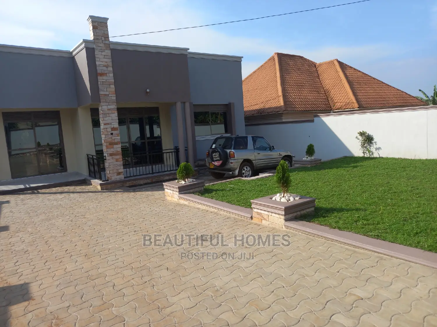 Furnished 4bdrm Bungalow in Kiea, Kira for Sale