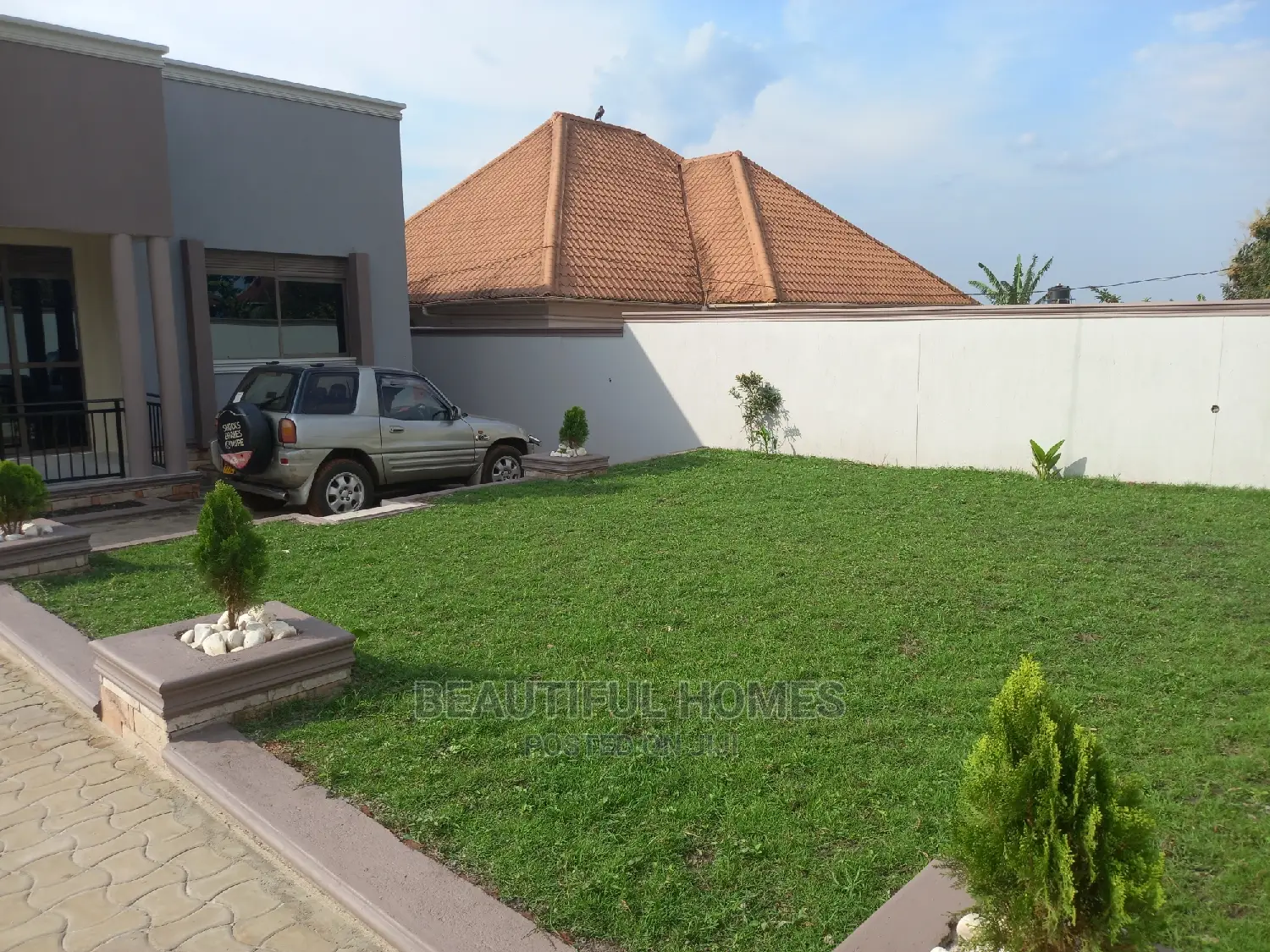 Furnished 4bdrm House in Kira Corporate for Sale