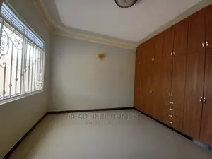 Furnished 4bdrm Bungalow in Kira Corporate for Sale