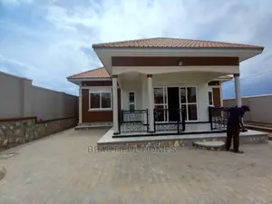 Furnished 4bdrm Bungalow in Kira Corporate for Sale