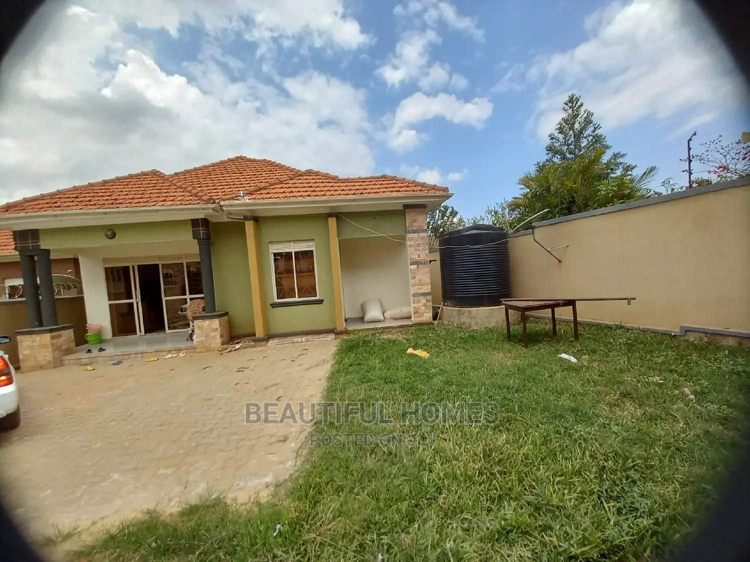 Furnished 4bdrm Bungalow in Kira Mamerito Road for Sale
