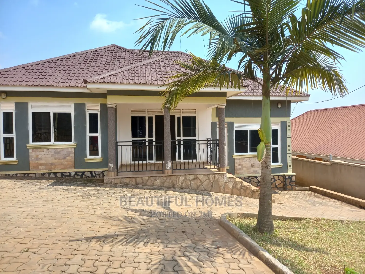 Furnished 3bdrm House in Kira Organised for Sale