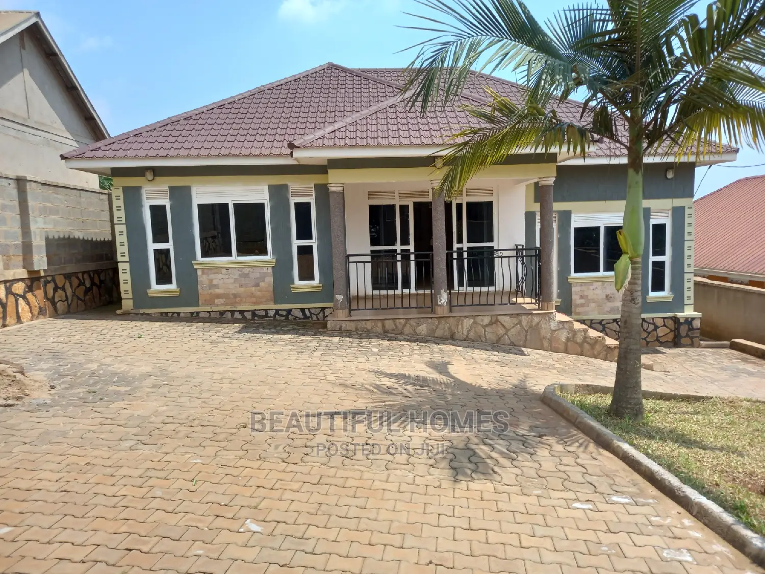 Furnished 3bdrm House in Kira Organised for Sale