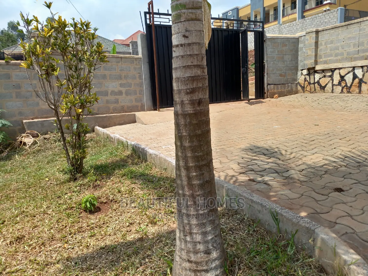 Furnished 3bdrm House in Kira for Sale