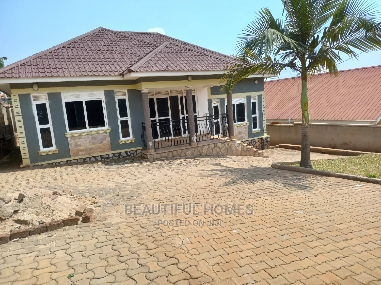 Furnished 3bdrm House in Kira for Sale