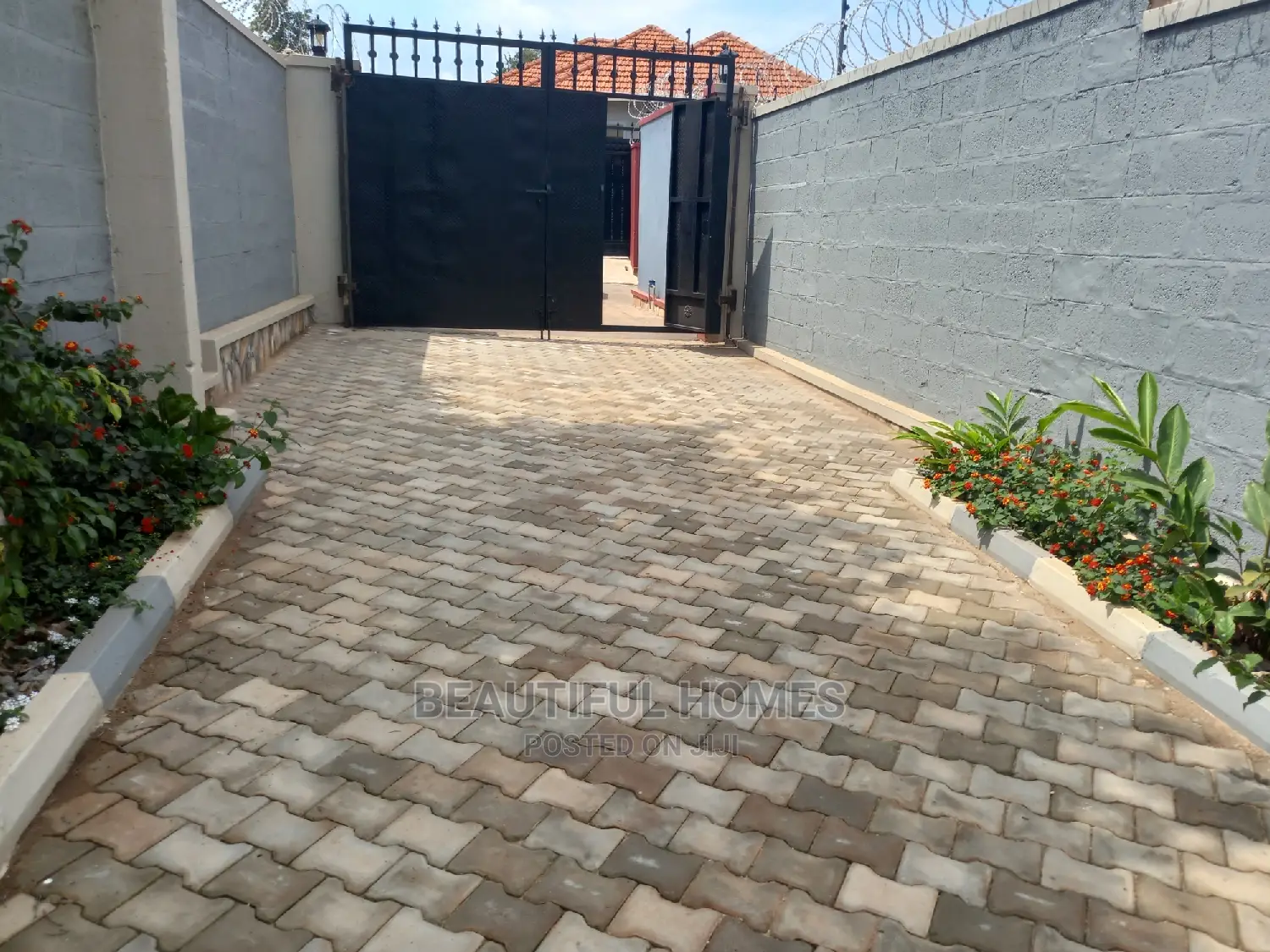 Furnished 4bdrm Bungalow in Kyanja, Central Division for Sale