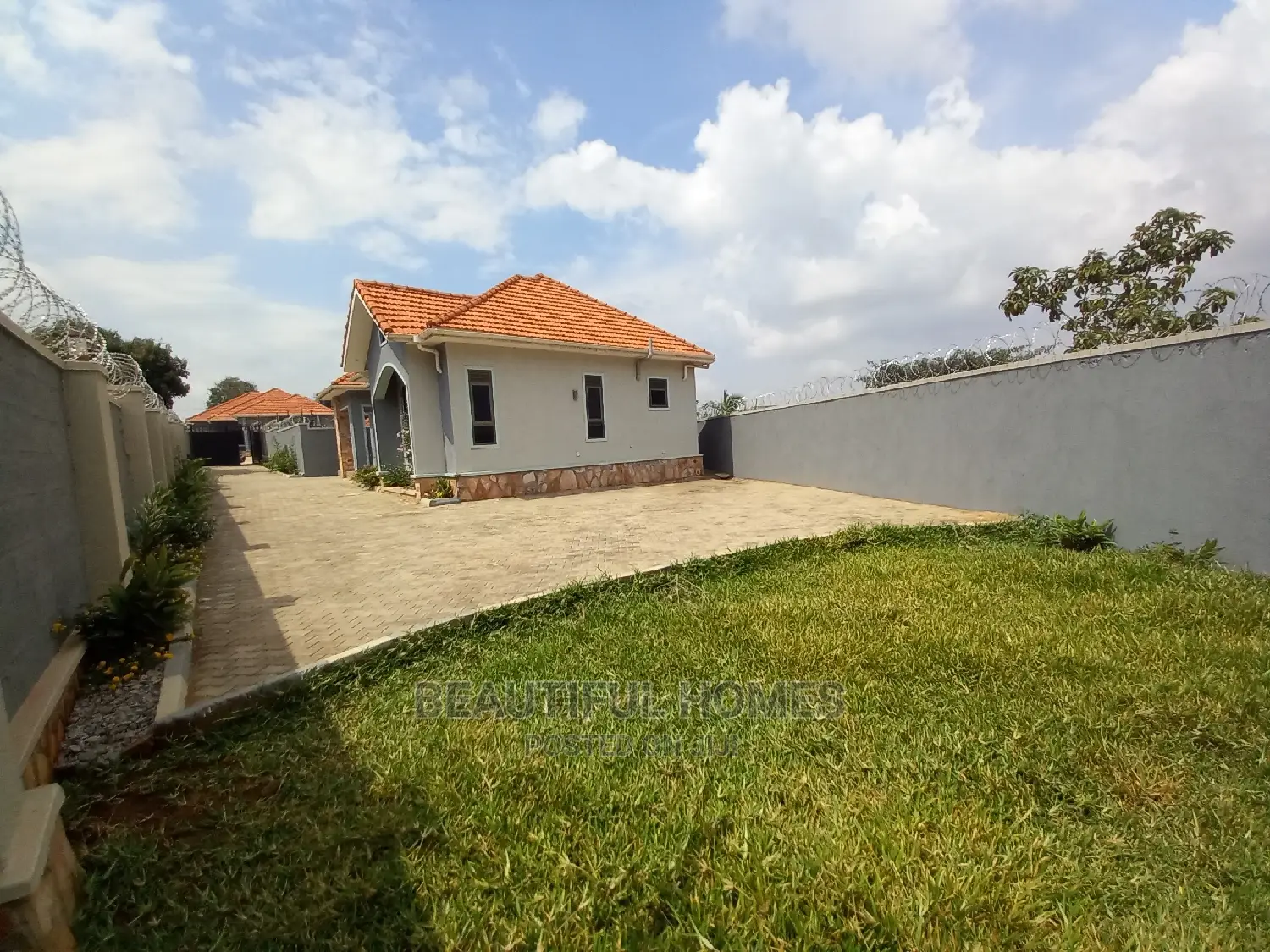 Furnished 4bdrm Bungalow in Kyanja, Central Division for Sale