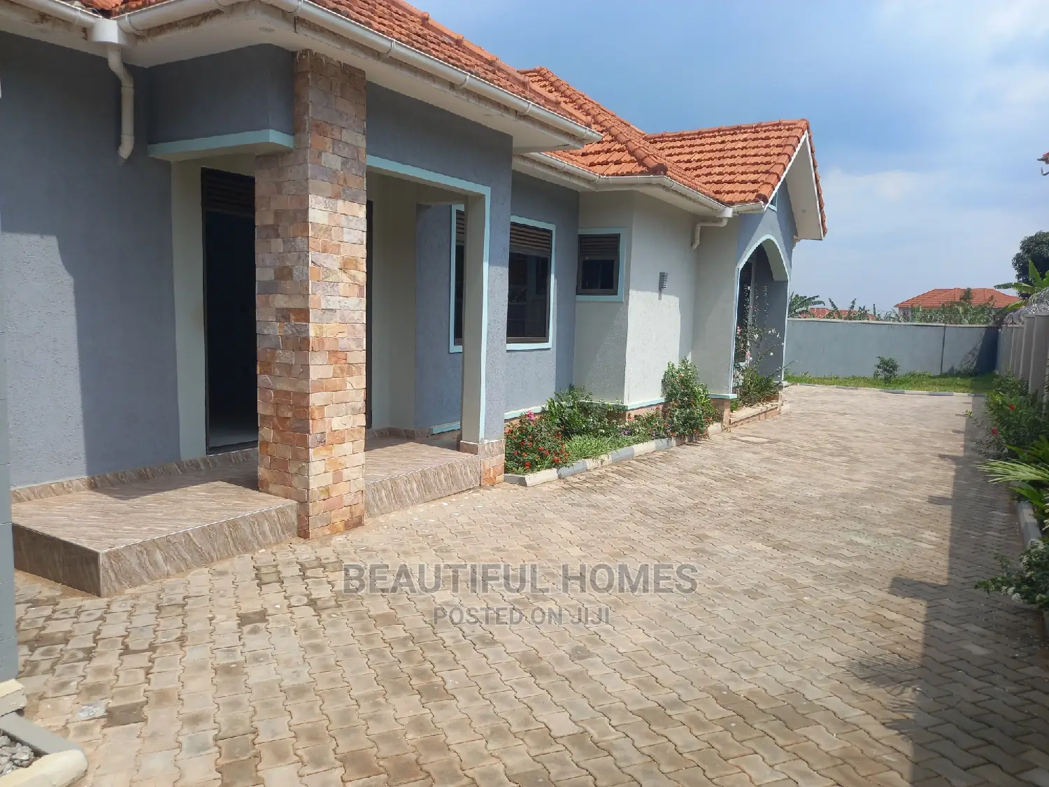 Furnished 4bdrm Bungalow in Kyanja Gorgeous, Central Division for Sale
