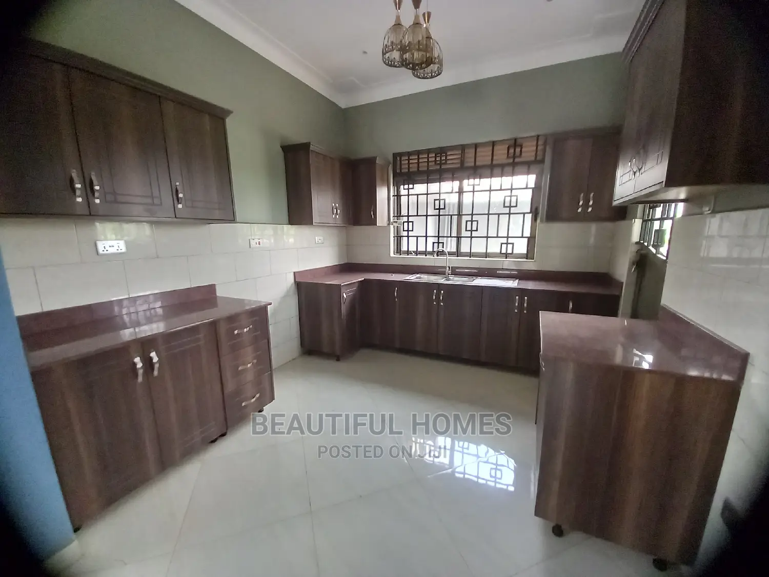 Furnished 4bdrm Bungalow in Kyanja Gorgeous, Central Division for Sale