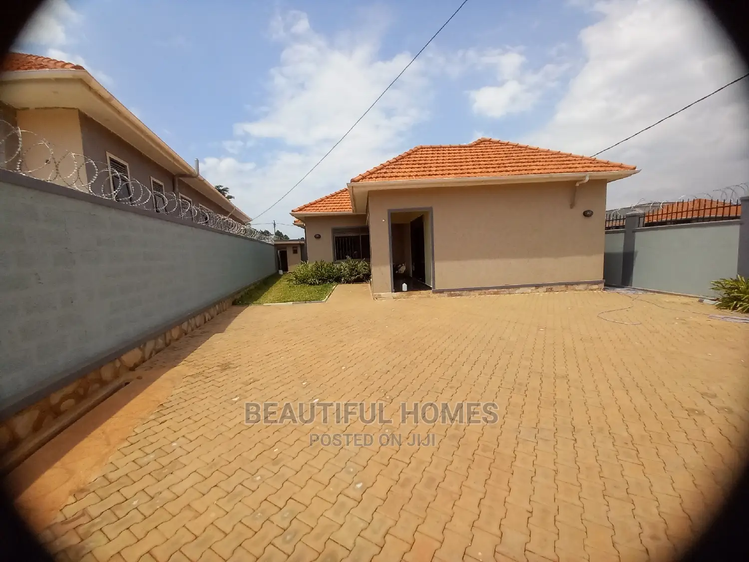 Furnished 4bdrm Maisonette in Kyanja, Central Division for Sale