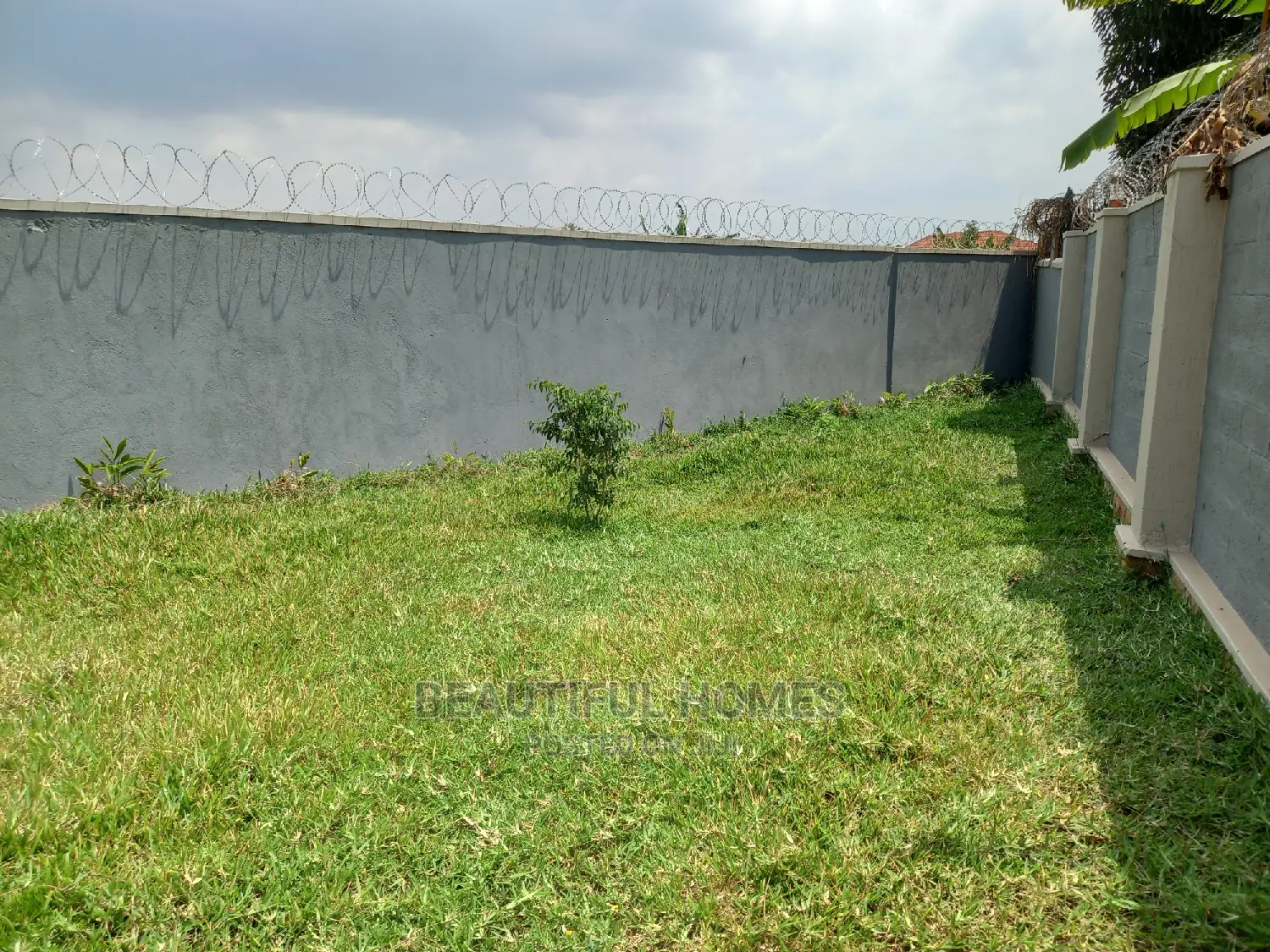 Furnished 4bdrm House in Kyanja Expatriate, Central Division for Sale