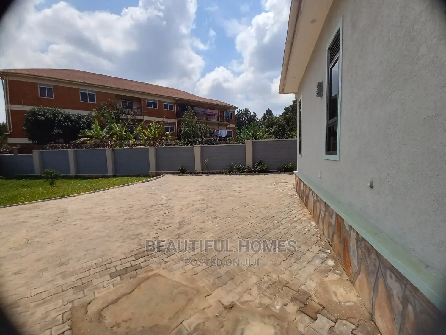 Furnished 4bdrm Bungalow in Kyanja Magnifiscent, Central Division