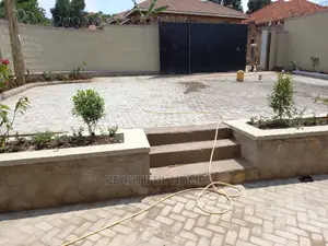 Furnished 4bdrm Maisonette in Kyanja, Central Division for Sale