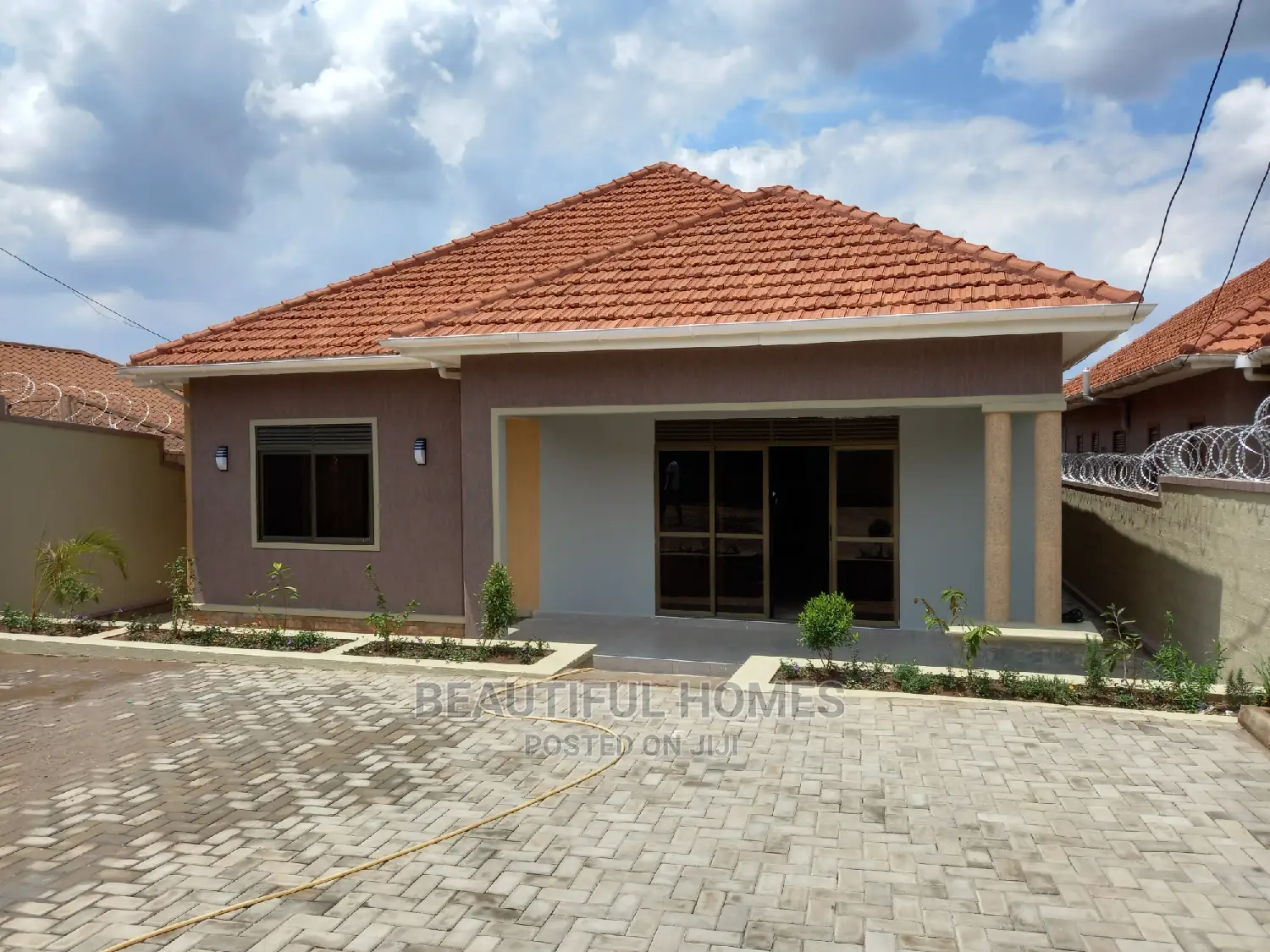 Furnished 4bdrm Maisonette in Kyanja, Central Division for Sale