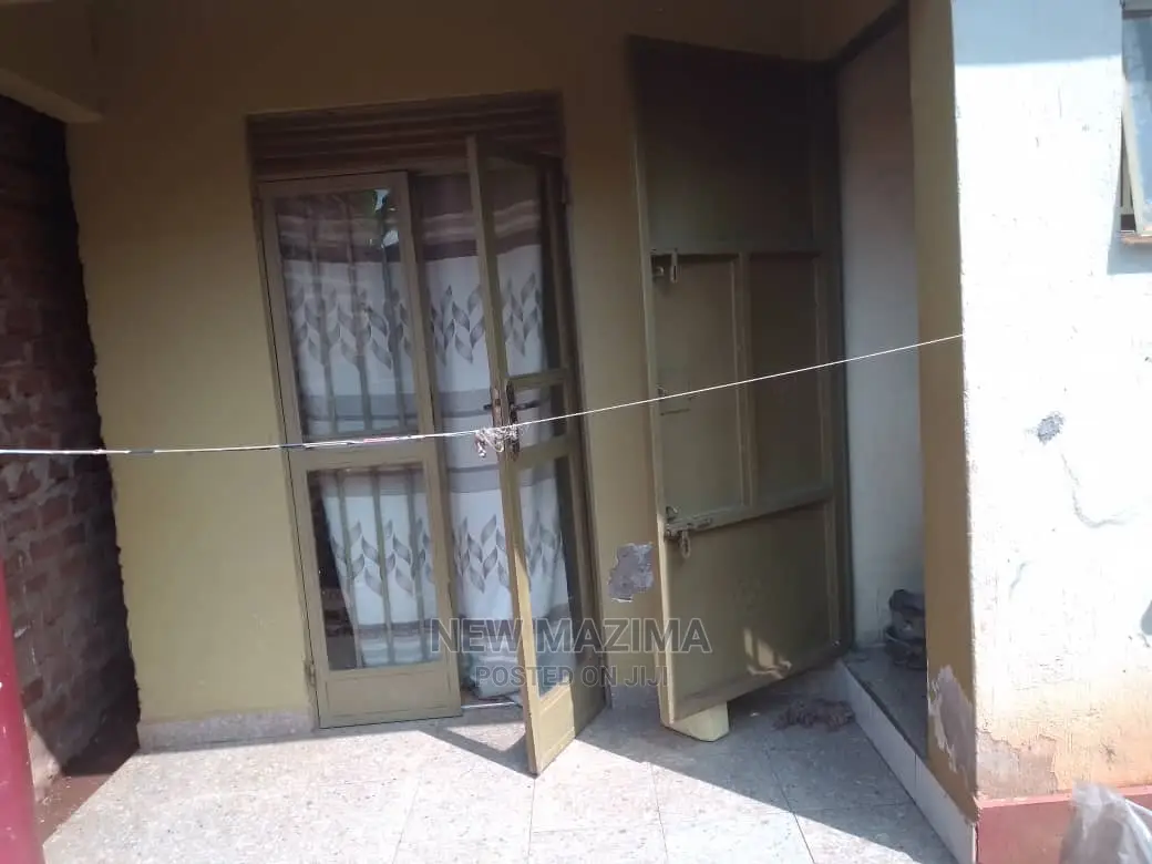 2bdrm House in Salaama Munyonyo Rd, Central Division for Sale