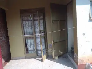 2bdrm House in Salaama Munyonyo Rd, Central Division for Sale