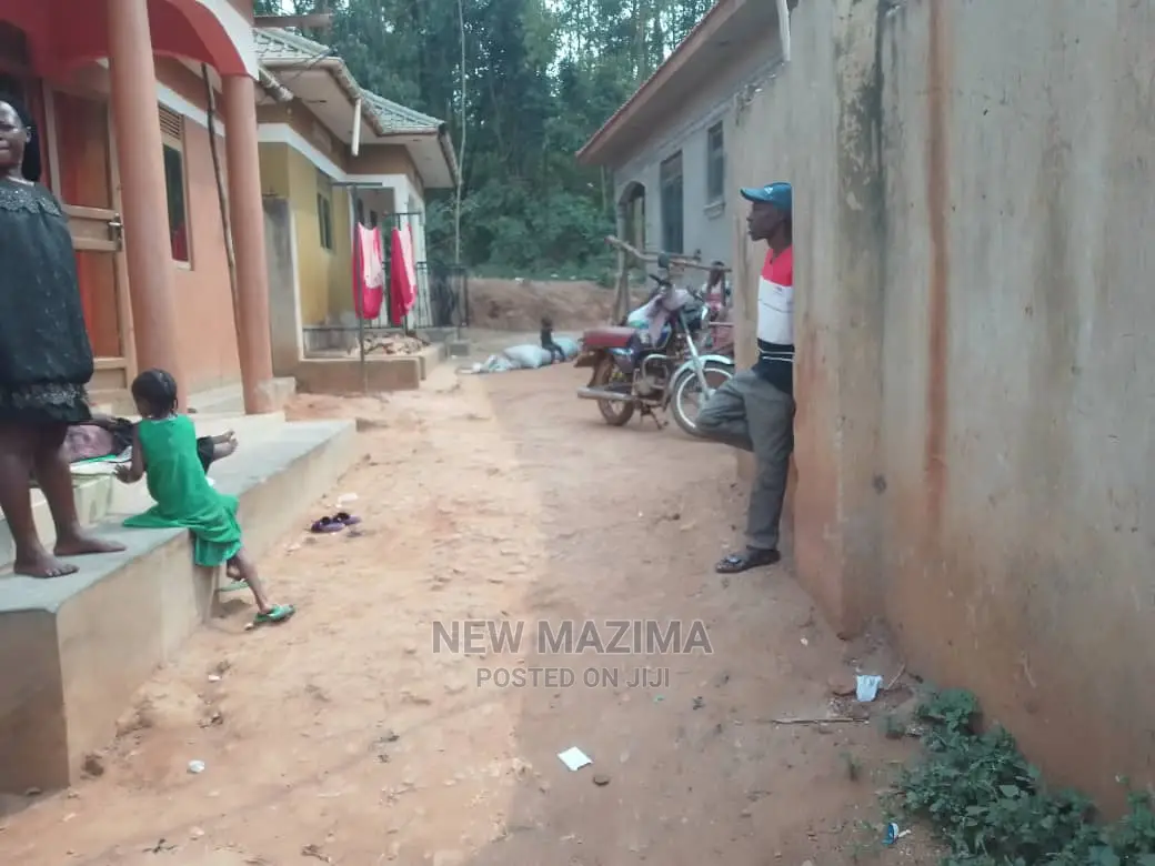 2bdrm House in Salaama Munyonyo Rd, Central Division for Sale