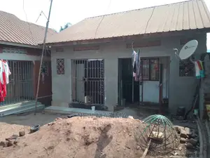 6bdrm House in Salaama, Central Division for Sale